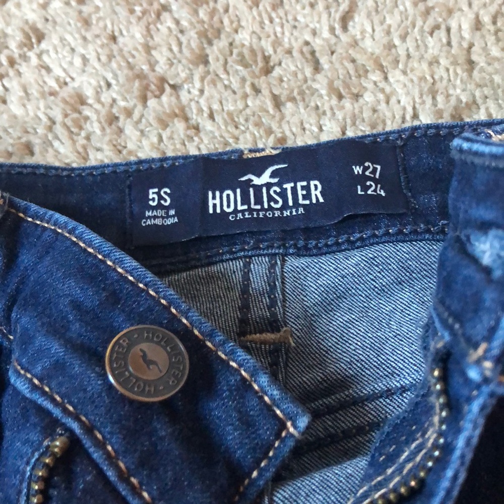 HOLLISTER HIGH RISE JEANS. SIZE 5S